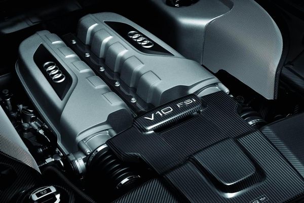 Поставки моделей обновленного семейства Audi R8 начнутся в конце 2012 года