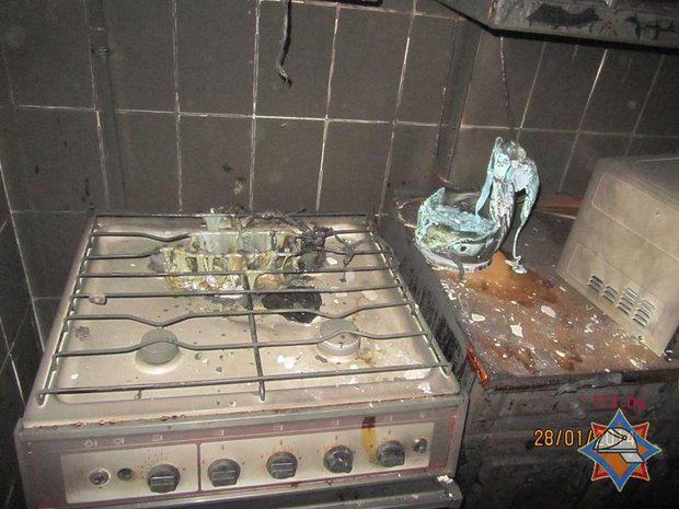 Пожар на кухне от вспышки паров бензина