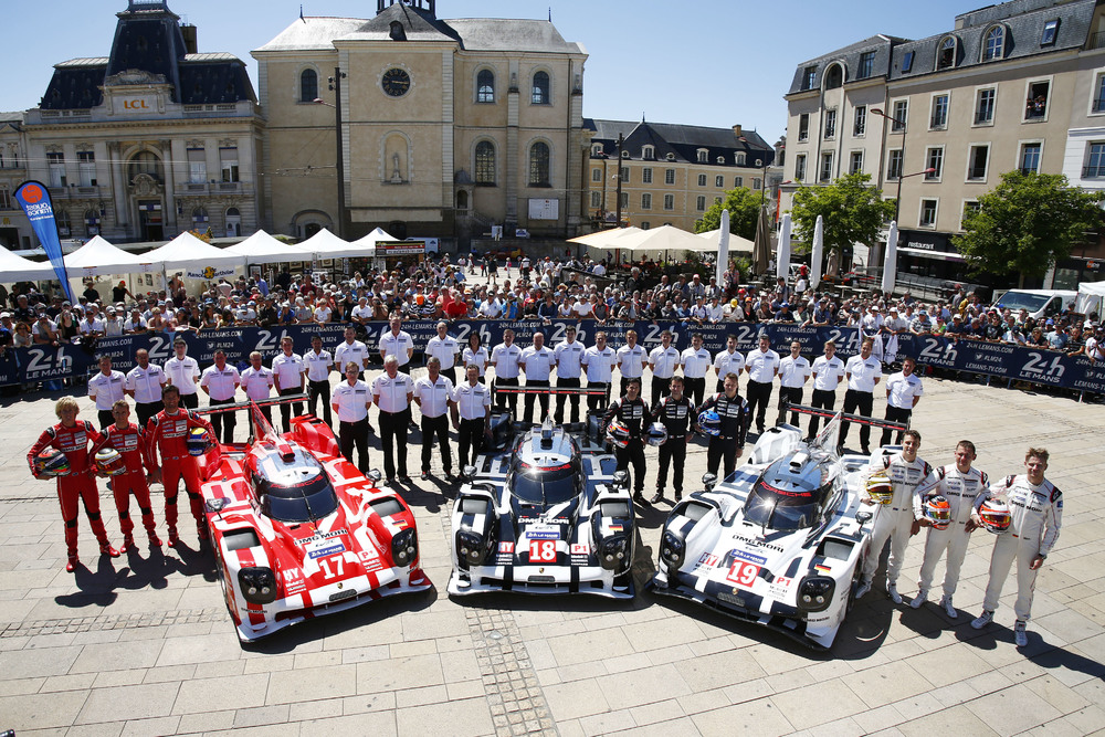 Porsche одержал победу в 24-часовой гонке Ле-Ман