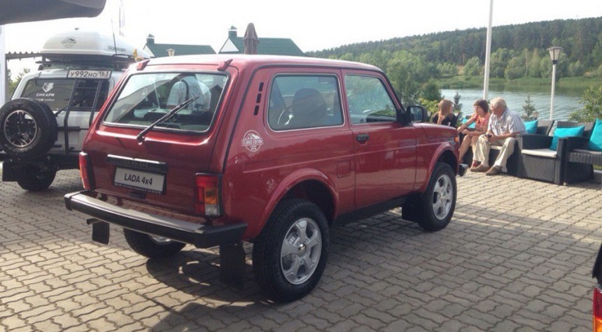 Lada 4x4 Elbrus Edition - новая версия старой Нивы
