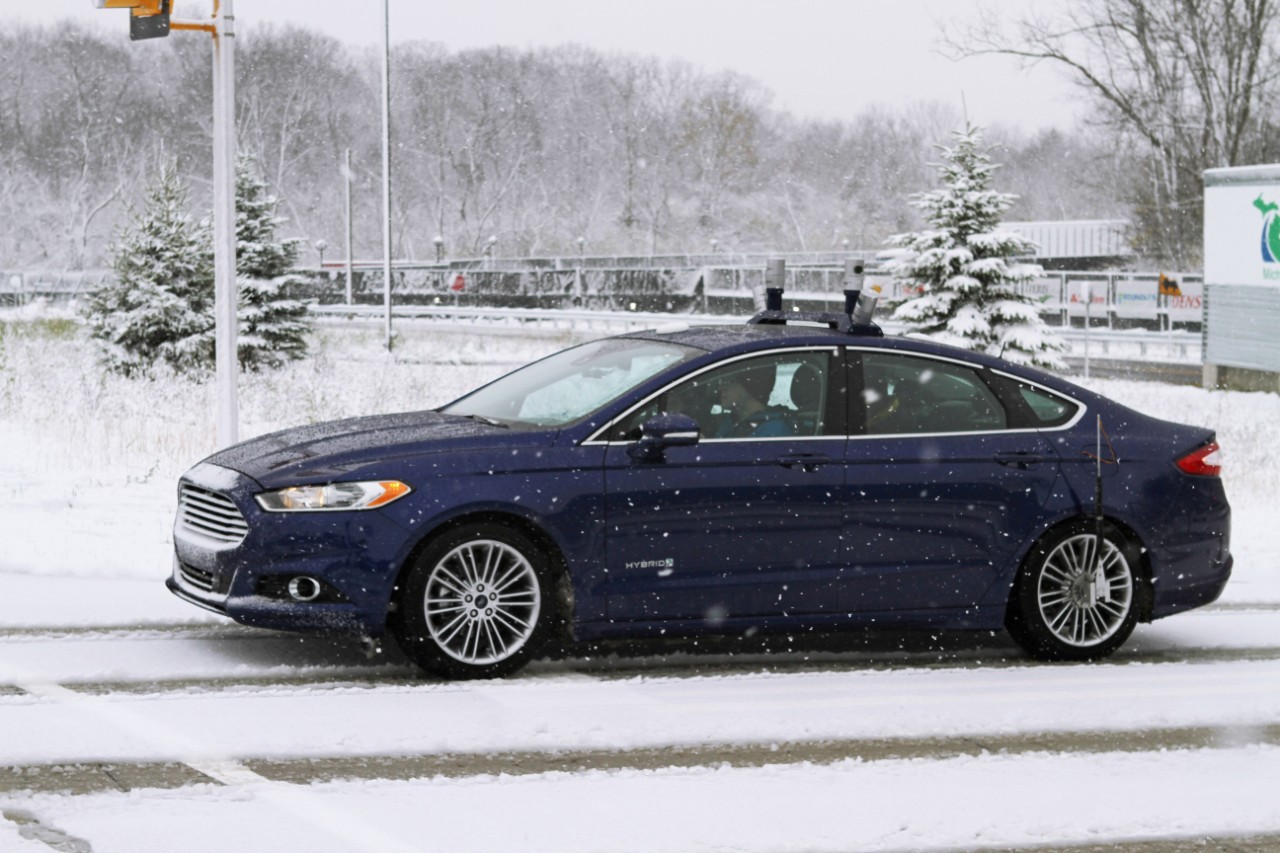Ford начал тесты автономных автомобилей в условиях заснеженных дорог 