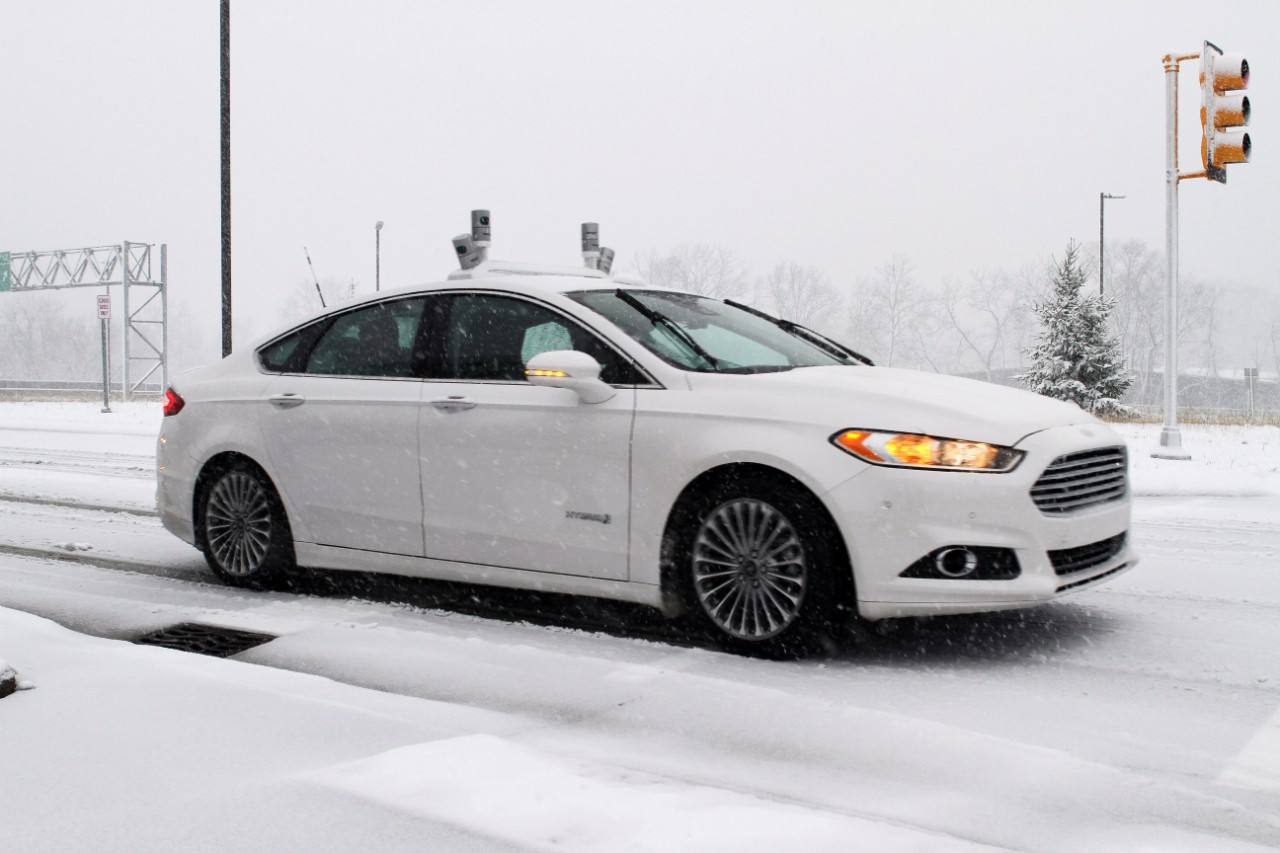 Ford начал тесты автономных автомобилей в условиях заснеженных дорог 