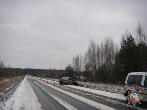 ДТП случилось вчера днем на небольшой дороге Озерище